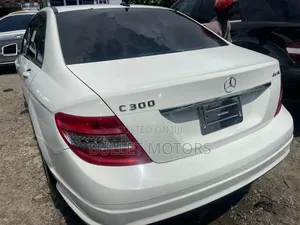 Mercedes-Benz C300 Luxury Sedan RWD (3.0L 6cyl 7A) 2009 White