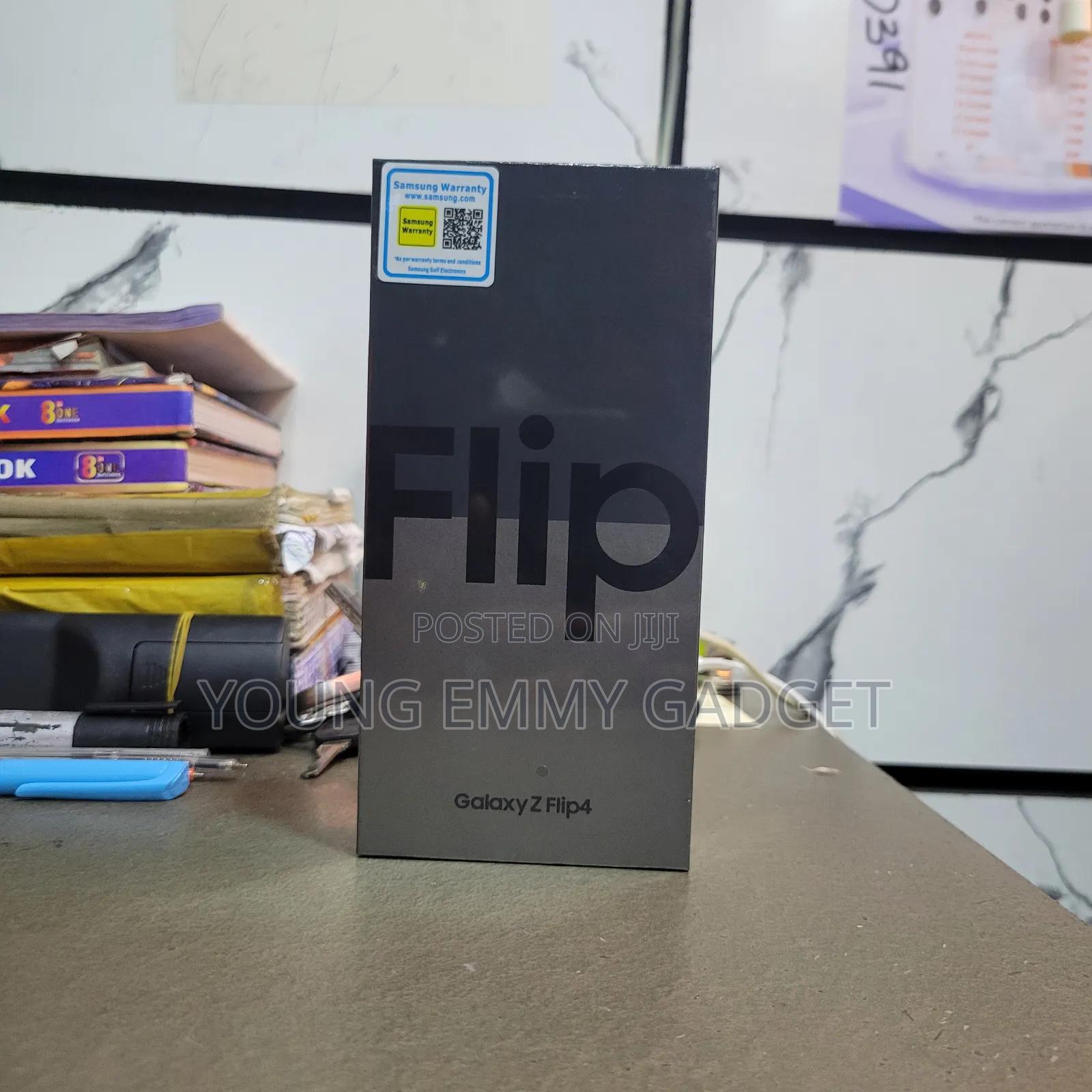 New Samsung Galaxy Z Flip4 128 GB Black
