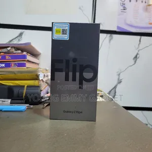 New Samsung Galaxy Z Flip4 128 GB Black