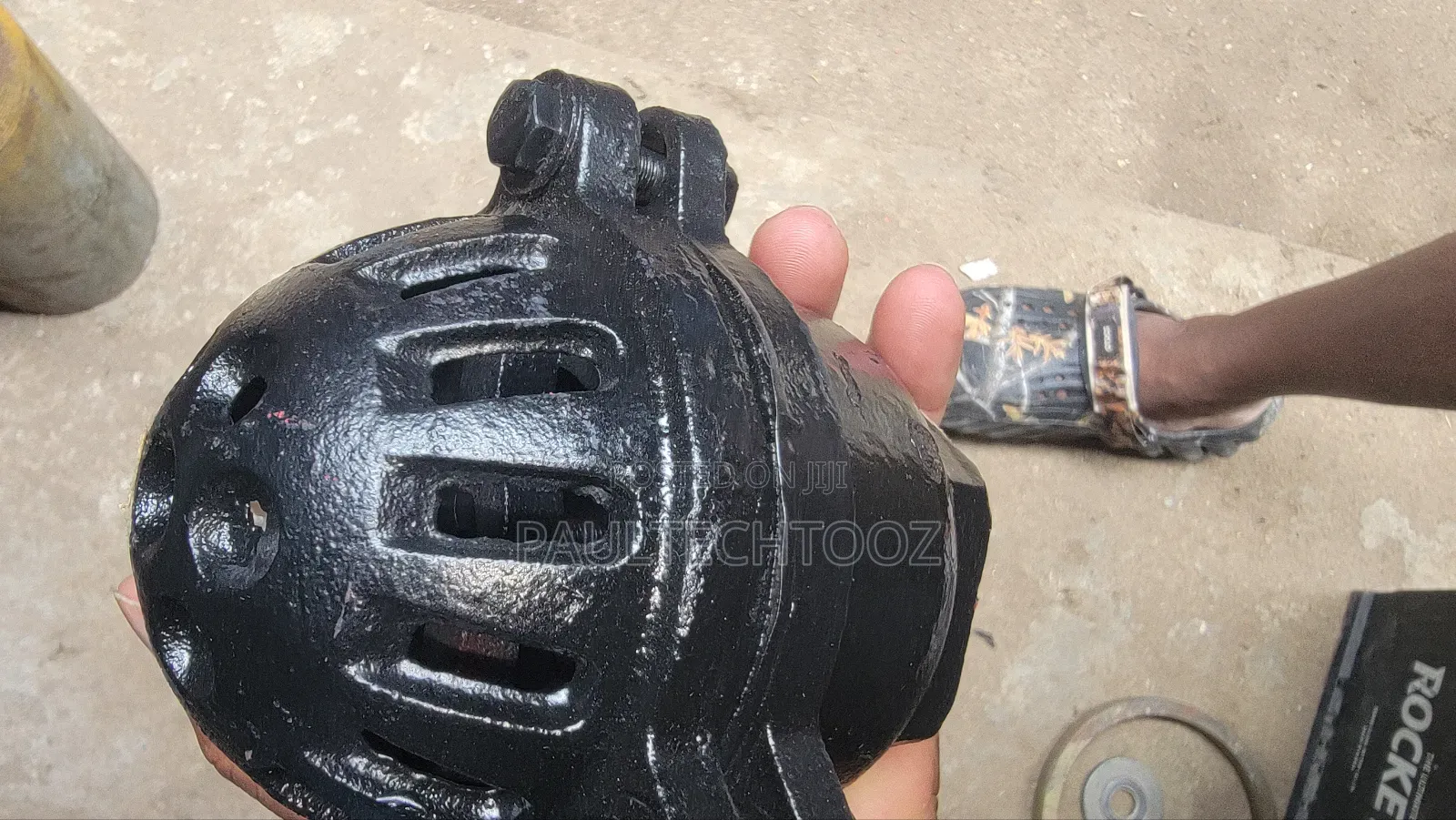Foothvalve, With and Without Flange