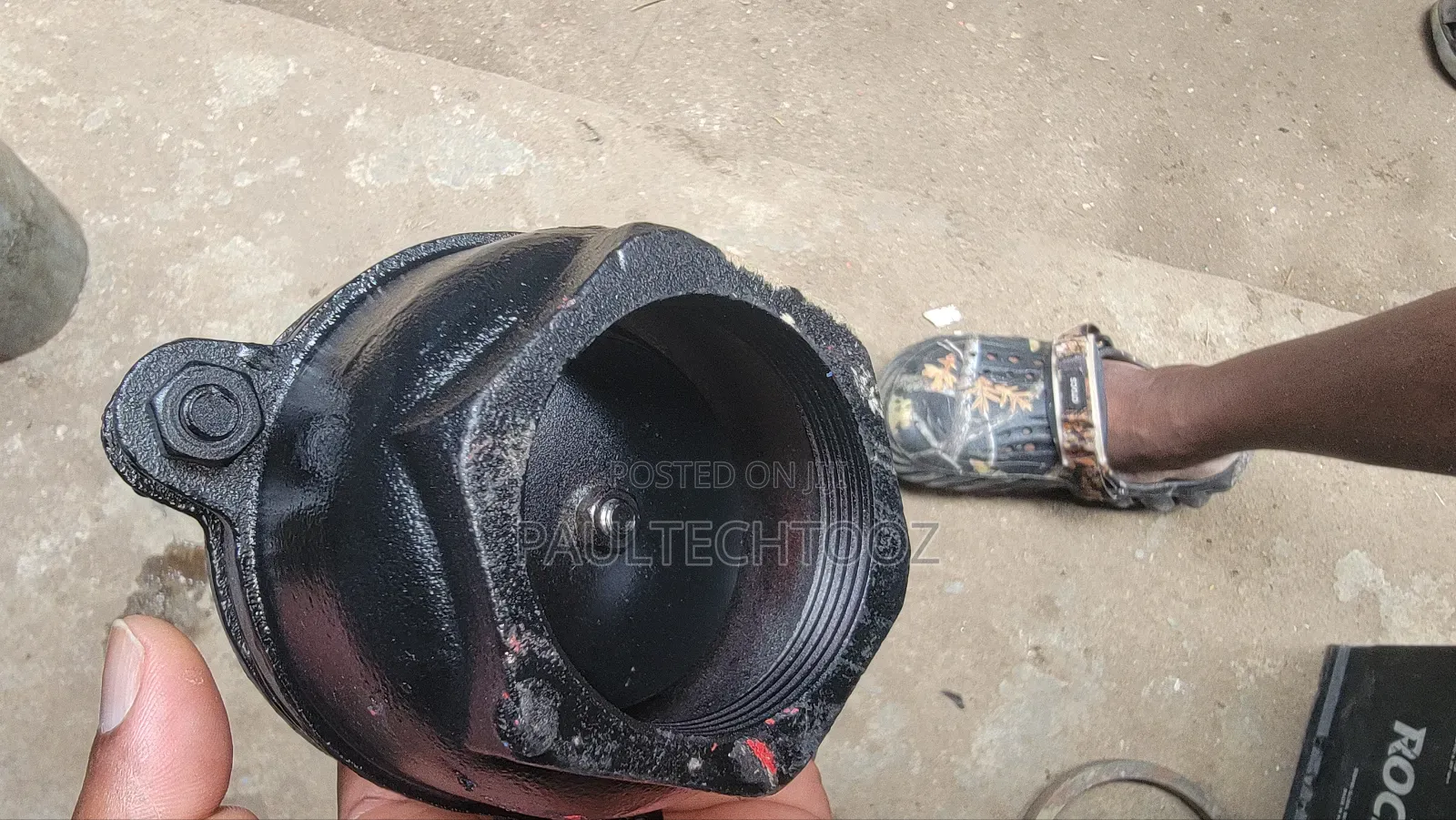 Foothvalve, With and Without Flange