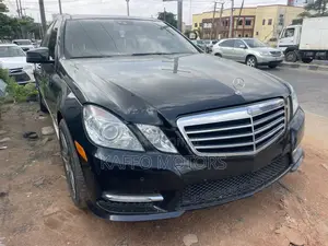 Mercedes-Benz E350 Base 4Matic Sedan AWD (3.5L 6cyl 7A) 2013 Black
