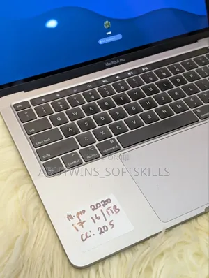 Laptop Apple MacBook Pro 2020 16GB Intel Core i7 SSD 1T