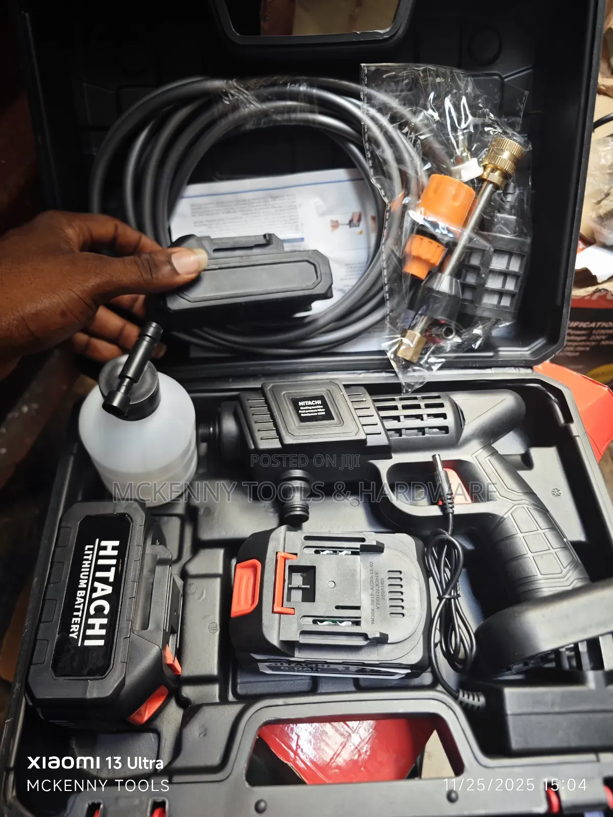 Portable Cordless Pressure Washer  "Hitachi"
