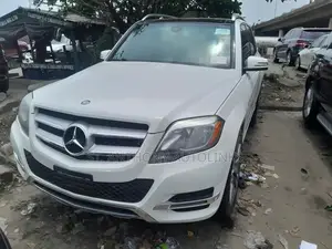 Mercedes-Benz GLK-Class Base GLK 350 4dr AWD 4MATIC (3.5L 6cyl 7A) 2015