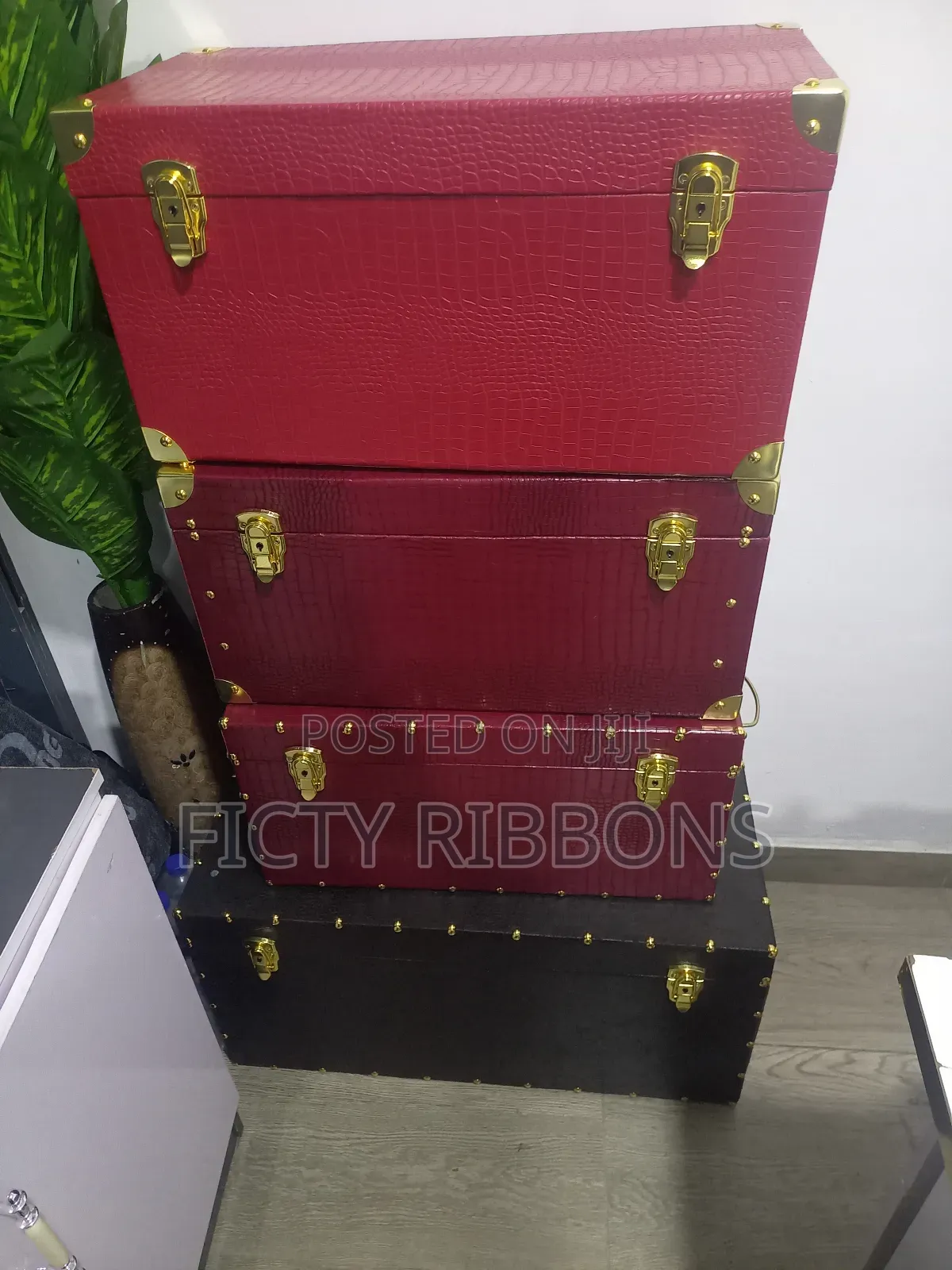 Handcrafted Leather Trunk Boxes