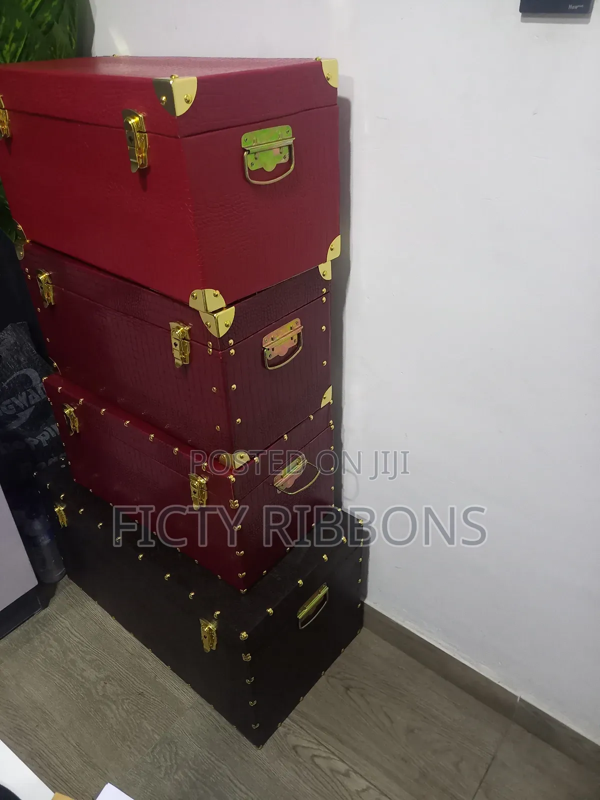 Handcrafted Leather Trunk Boxes