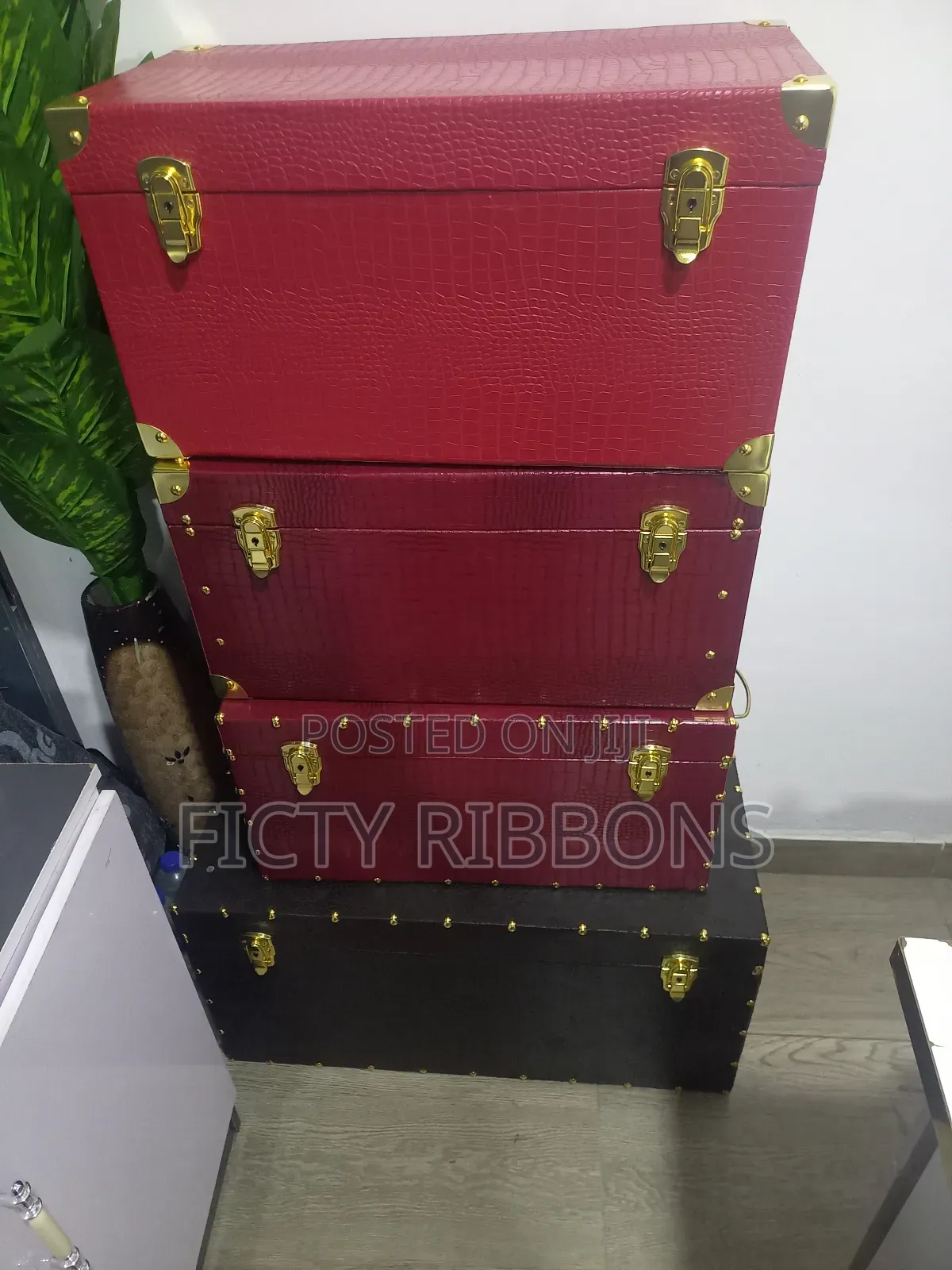 Handcrafted Leather Trunk Boxes
