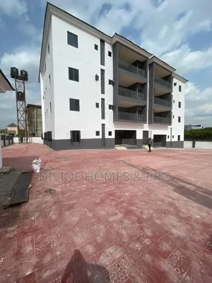 3bdrm Block of Flats in Berger Clinic, Life Camp for sale