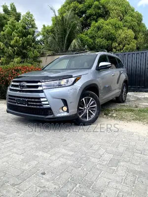 Toyota Highlander XLE 2019 Silver