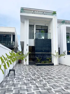 5bdrm Duplex in Lekki Phase 2 for sale