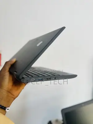 Laptop Lenovo 300e 4GB Intel SSD 128GB