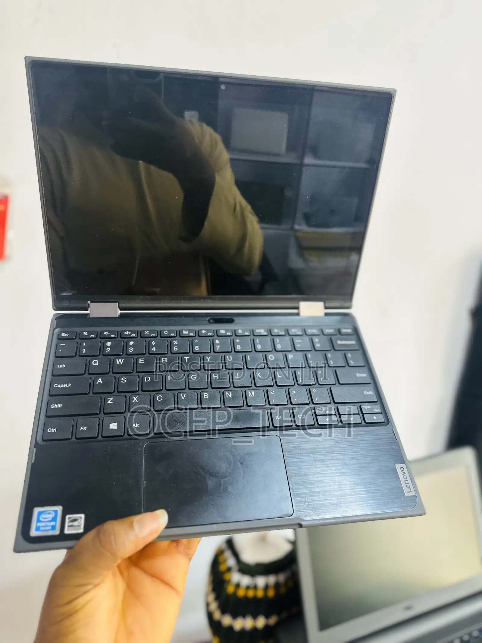 Laptop Lenovo 300e 4GB Intel SSD 128GB