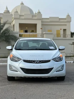 Hyundai Elantra Limited Sedan FWD (1.8L 4cyl 6A) 2013 White