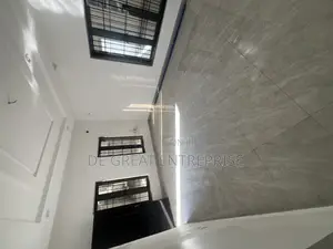 4bdrm Townhouse / Terrace in Private, Apo District for rent