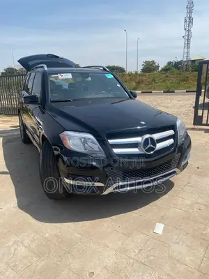 Mercedes-Benz GLK-Class Base GLK 350 4dr AWD 4MATIC (3.5L 6cyl 7A) 2015