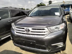 Toyota Highlander 3.5L 4WD 2013 Gray