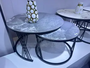 1+1 Stand Out Center Table