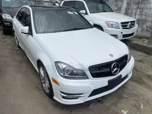 Mercedes-Benz C300 Luxury 4Matic Sedan AWD (3.5L 6cyl 7A) 2013 White