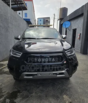 Toyota Hilux SR 4x4 2015 Black