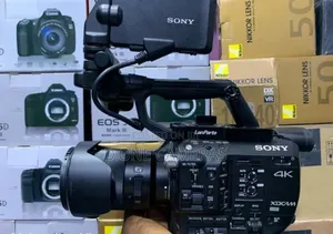 Sony PXW-Fs5 Xdcam Super 35 Camera System With Pz 18-105mm Lens