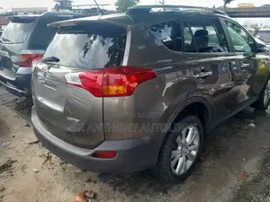 Toyota RAV4 Limited 4dr SUV AWD (2.5L 4cyl 6A) 2015 Gray
