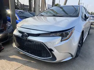 Toyota Corolla LE 2021 Silver
