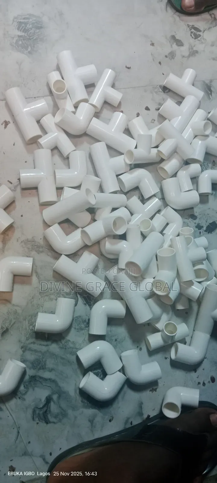 Plane White Elbow and Tee