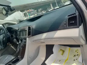 Toyota Venza V6 AWD 2011 Silver