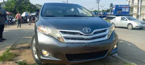 Toyota Venza V6 AWD 2011 Gray