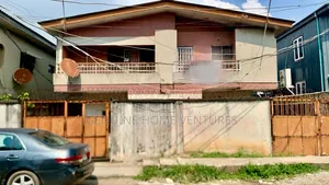 8bdrm Block of Flats in Yaba for sale