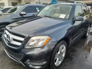 Mercedes-Benz GLK-Class Base GLK 350 4dr AWD 4MATIC (3.5L 6cyl 7A) 2015