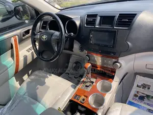 Toyota Highlander Limited 2012 Gray