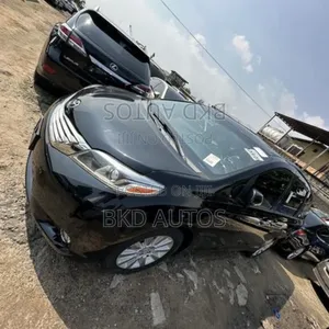Toyota Sienna Limited 7-Passenger 4dr Minivan AWD (3.5L 6cyl 6A) 2015