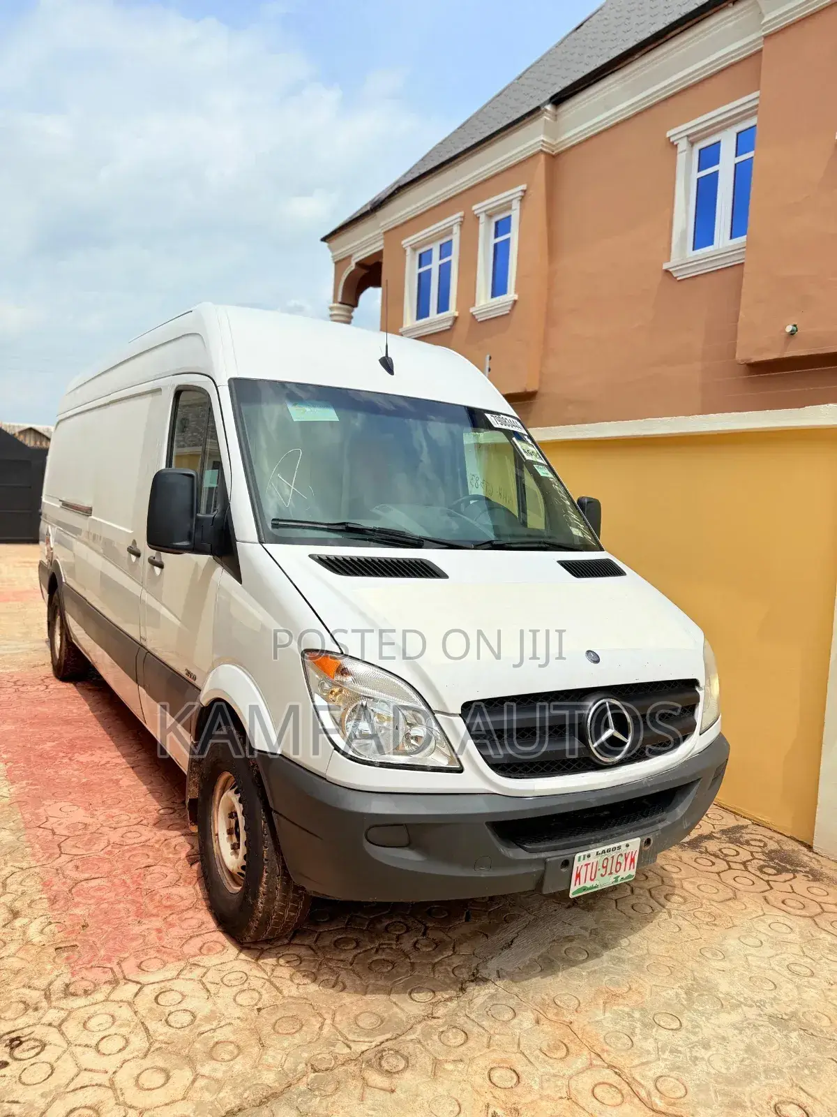 Mercedes-Benz Sprinter 2011 White