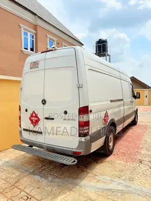 Mercedes-Benz Sprinter 2011 White