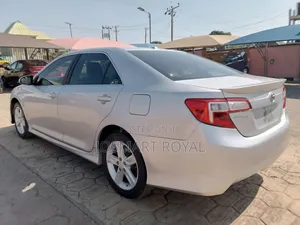 Toyota Camry SE 4dr Sedan (2.5L 4cyl 6A) 2012 Silver