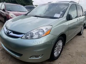 Toyota Sienna 2009 Green