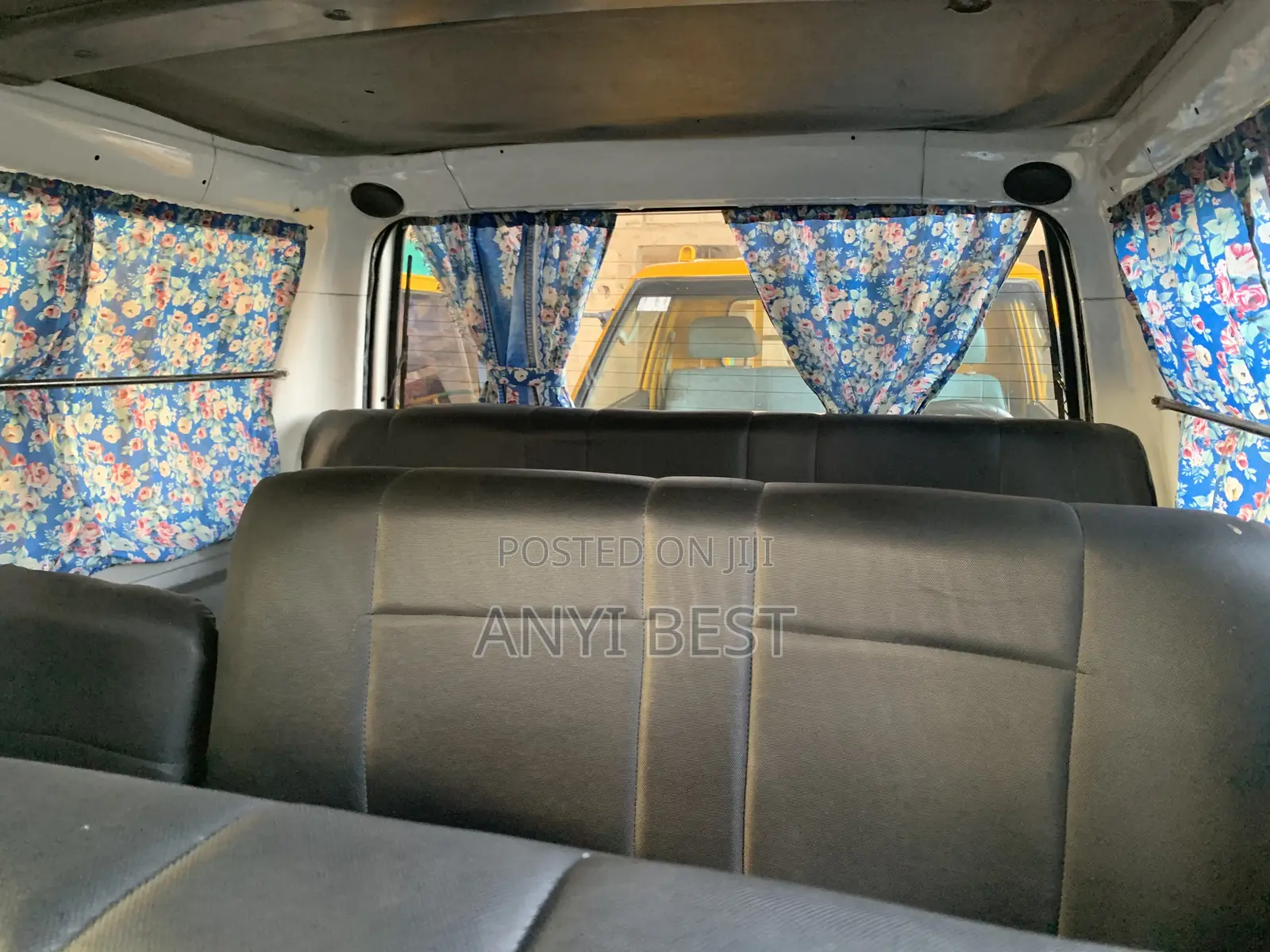 Mitsubishi L300 2005 White