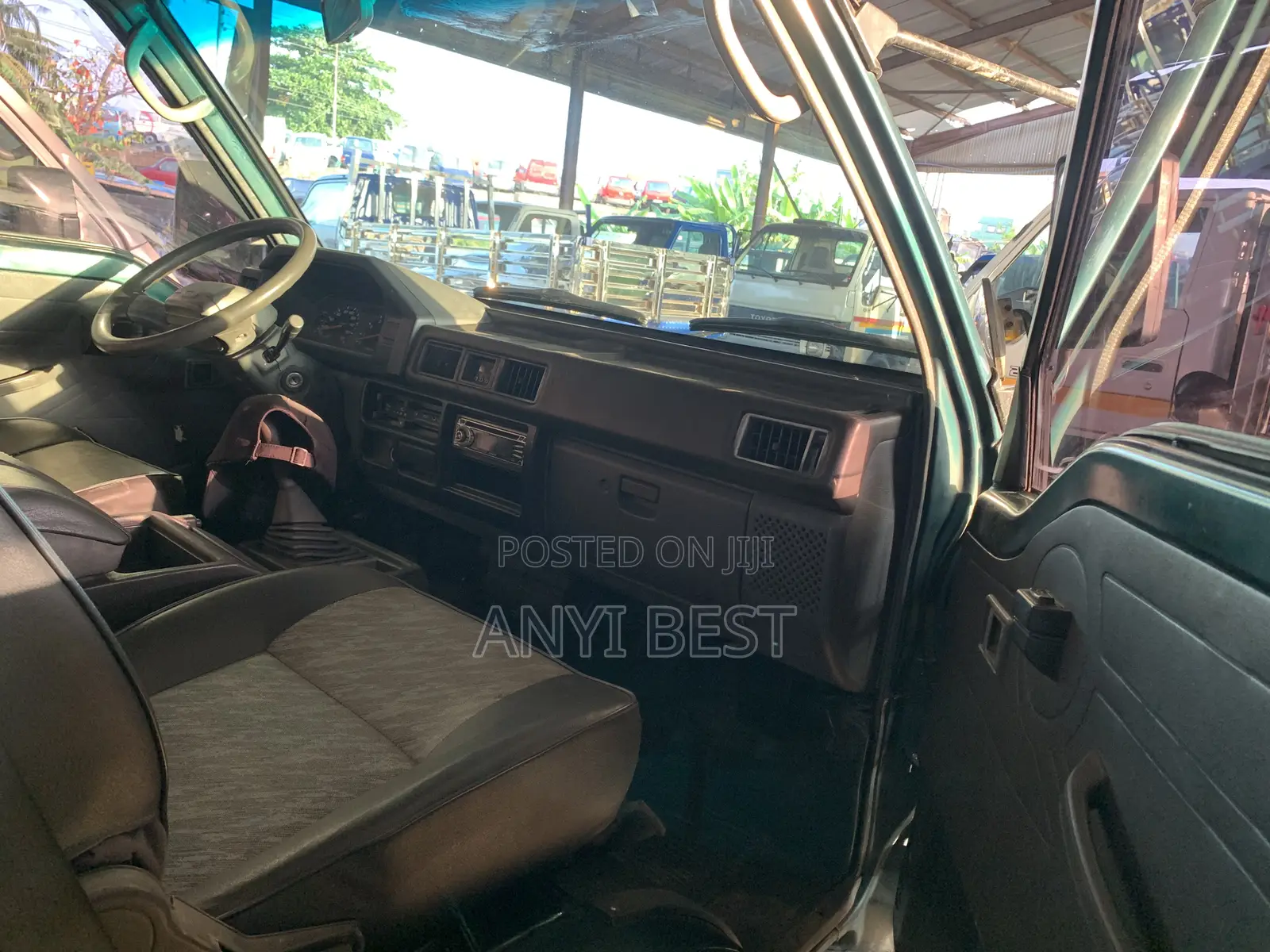 Mitsubishi L300 2005 Green