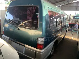 Mitsubishi L300 2005 Green
