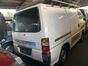Mitsubishi L300 2004 White