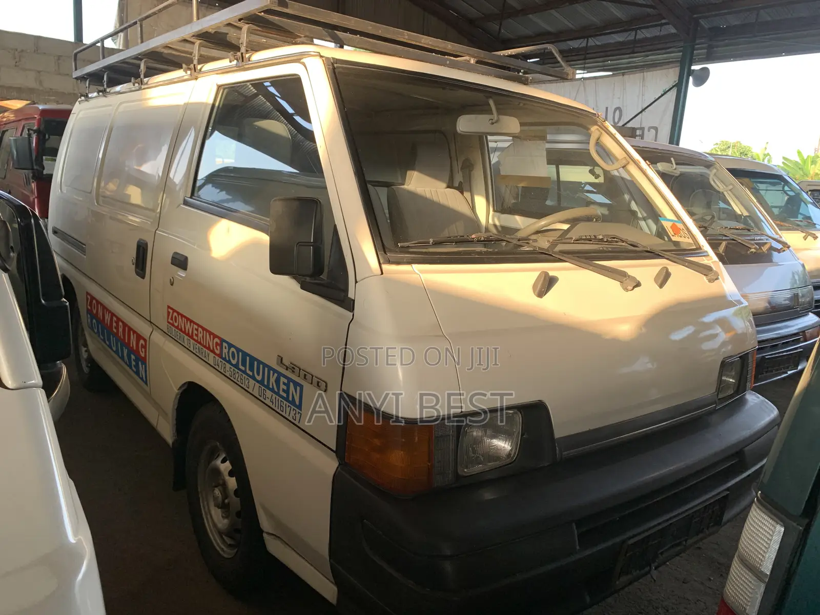 Mitsubishi L300 2004 White