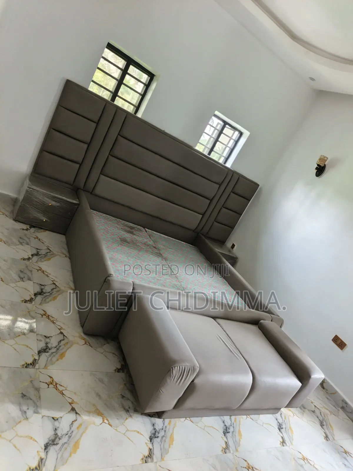 A 6*6 Bed Frame With Ottoman