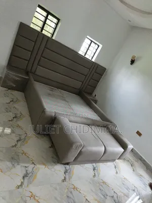 A 6*6 Bed Frame With Ottoman