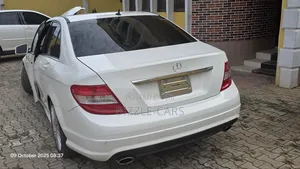 Mercedes-Benz C300 Sport 4Matic Sedan AWD (3.0L 6cyl 7A) 2010 White