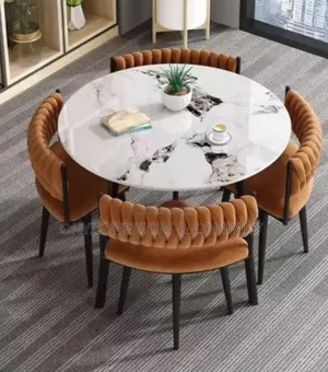Round Dining Table With 4 Chairs