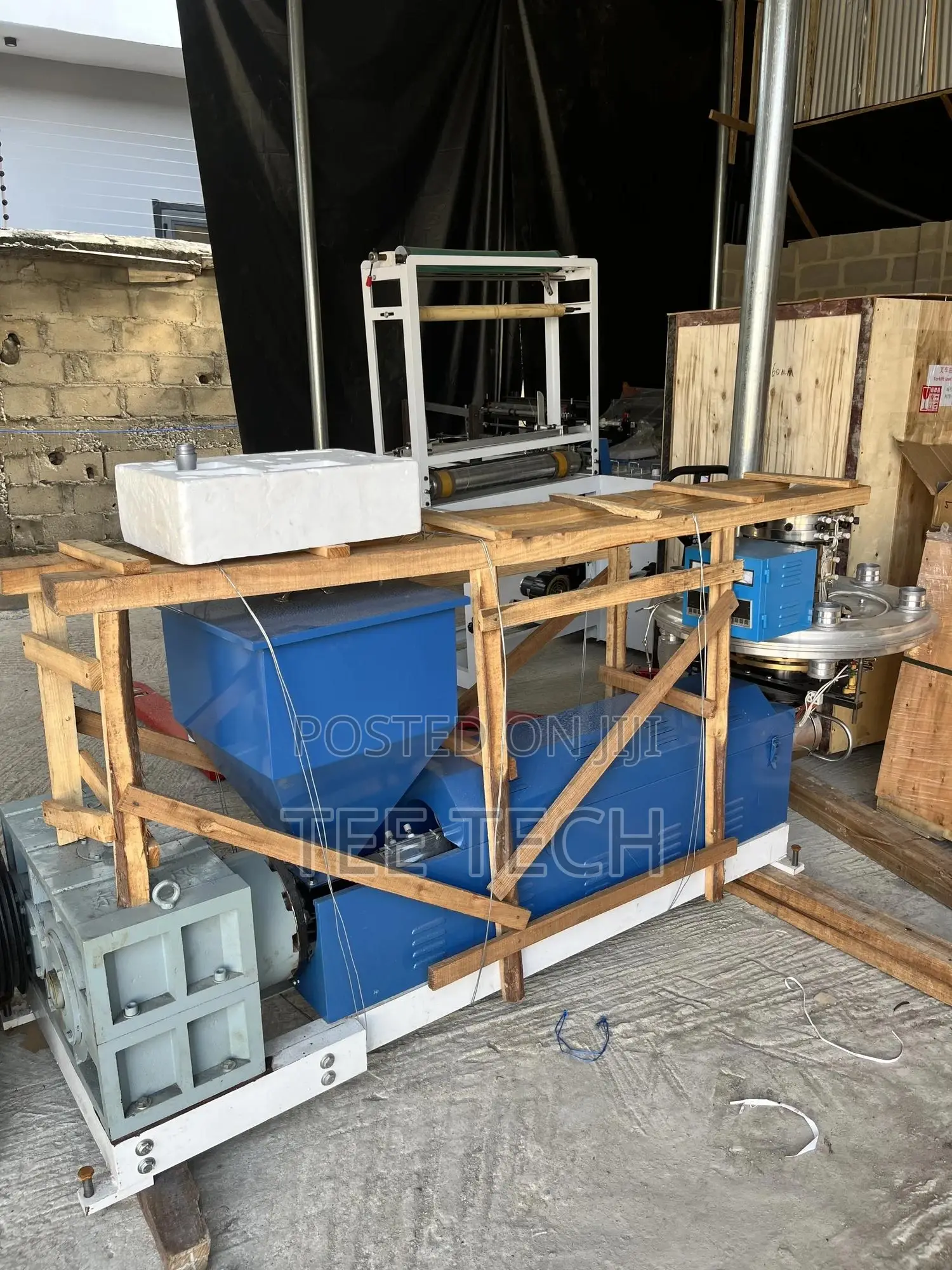 Extruder (Nylon Making Machine)