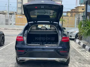 Mercedes-Benz GLC-Class 2017 Blue