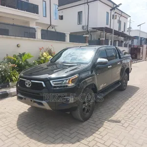 Toyota Hilux 2021 Black